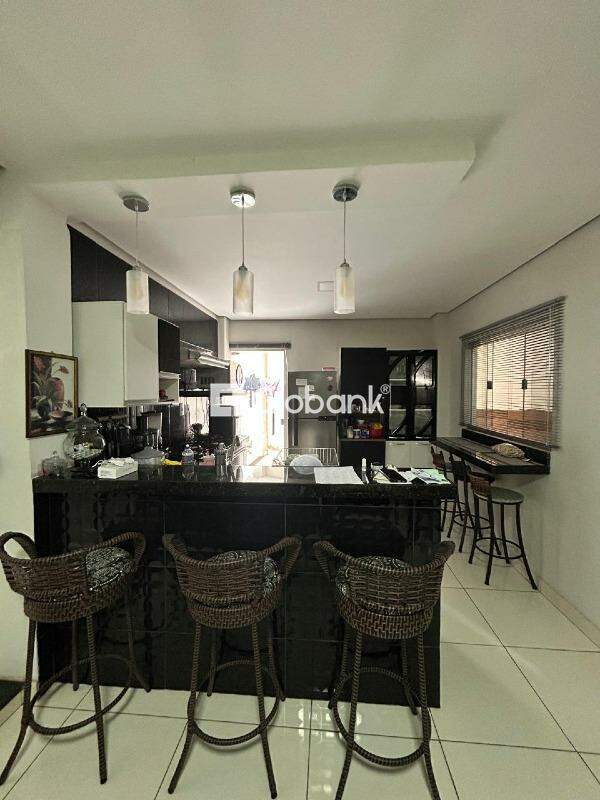 Casa 3 quartos à venda Maracanã 117m² Montes Claros MG: 
