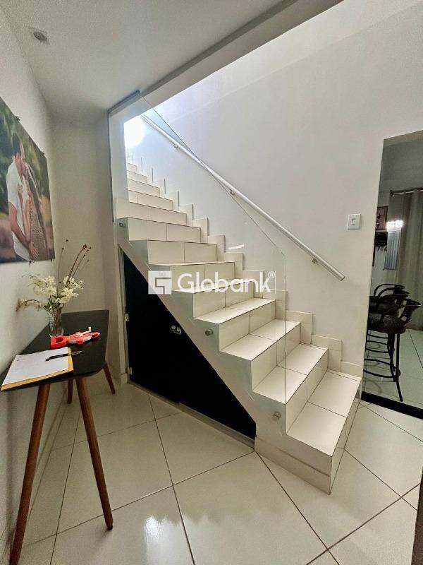 Casa 3 quartos à venda Maracanã 117m² Montes Claros MG: 