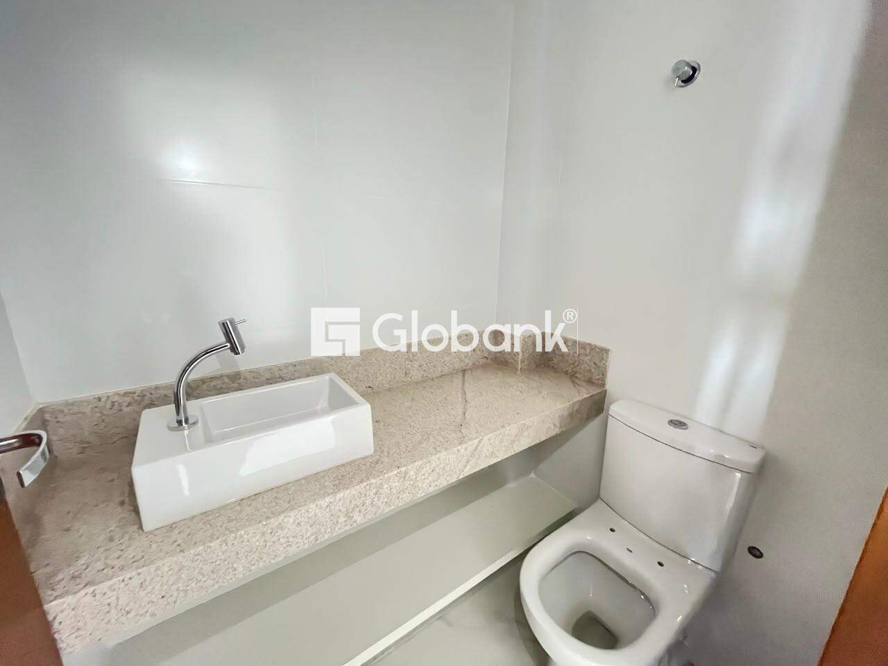 Apartamento 3 quartos para aluguel Jardim São Luiz 157m² Montes Claros MG: banheiro 2
