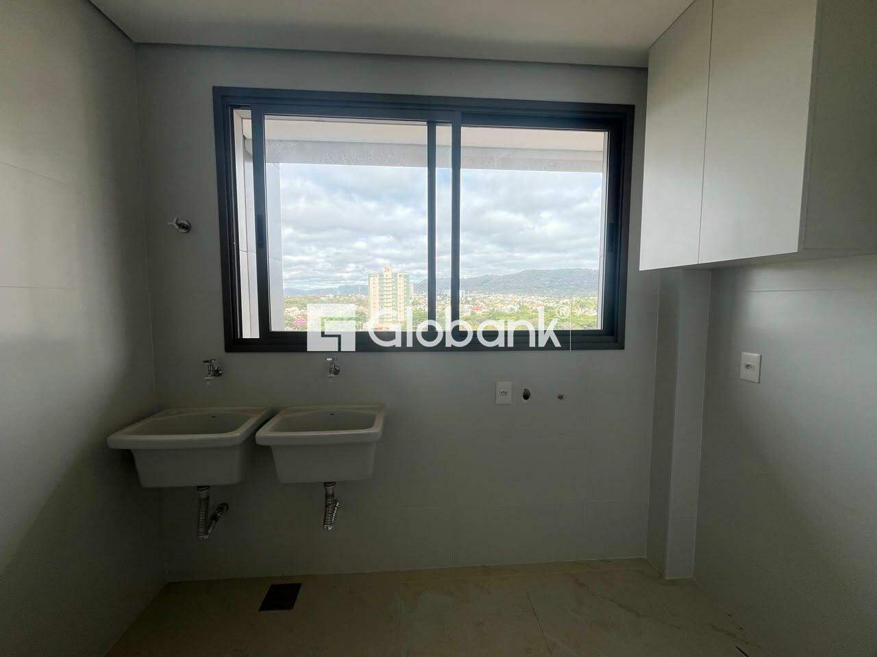 Apartamento 3 quartos para aluguel Jardim São Luiz 157m² Montes Claros MG: área de serviço