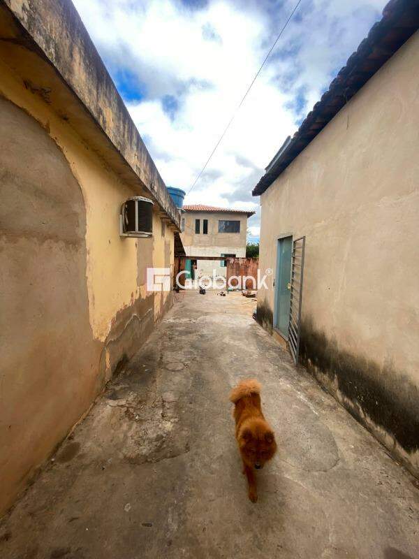 Casa 6 quartos à venda São Judas Tadeu 180m² Montes Claros MG: 