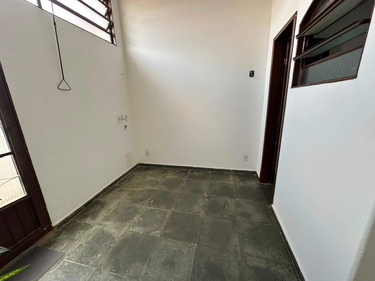 Casa 3 quartos para aluguel Santa Rita I 70m² Montes Claros MG: 
