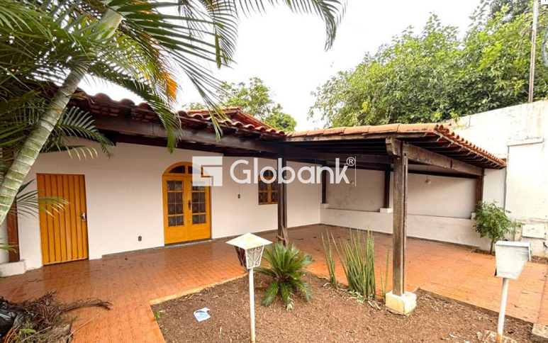 Casa 3 quartos à venda Cândida Câmara 150m² Montes Claros MG: 