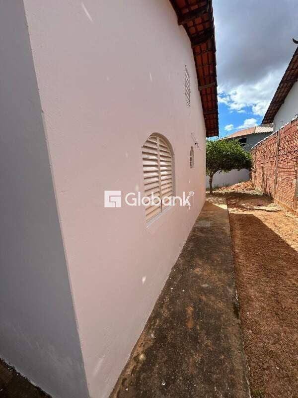 Casa 3 quartos à venda Antônio Pimenta 125m² Montes Claros MG: 