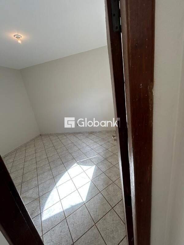 Casa 3 quartos à venda Antônio Pimenta 125m² Montes Claros MG: