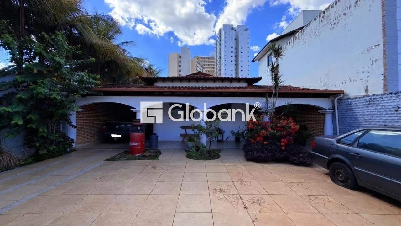 Casa 4 quartos à venda Melo 300m² Montes Claros MG: