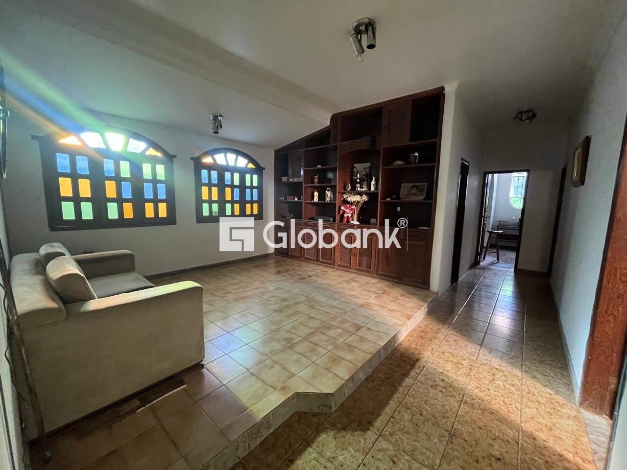 Casa 4 quartos à venda Melo 300m² Montes Claros MG: