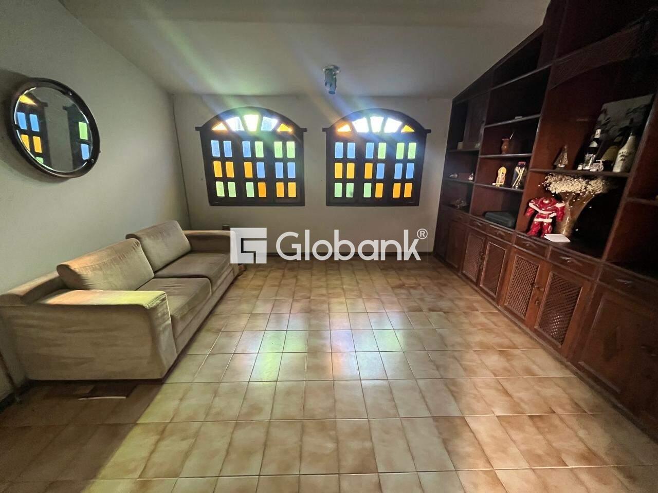 Casa 4 quartos à venda Melo 300m² Montes Claros MG: