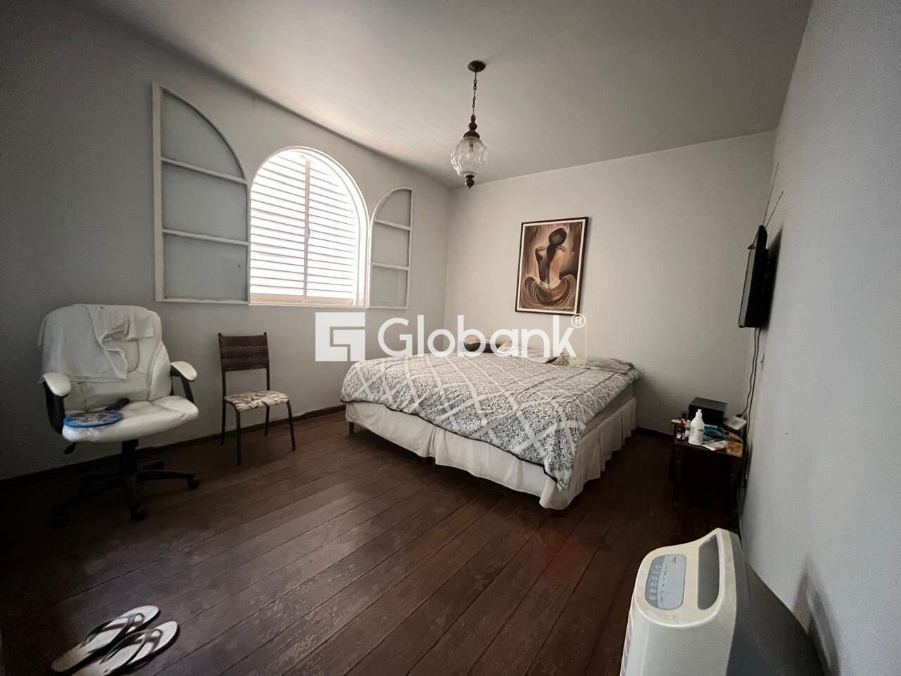 Casa 4 quartos à venda Melo 300m² Montes Claros MG: