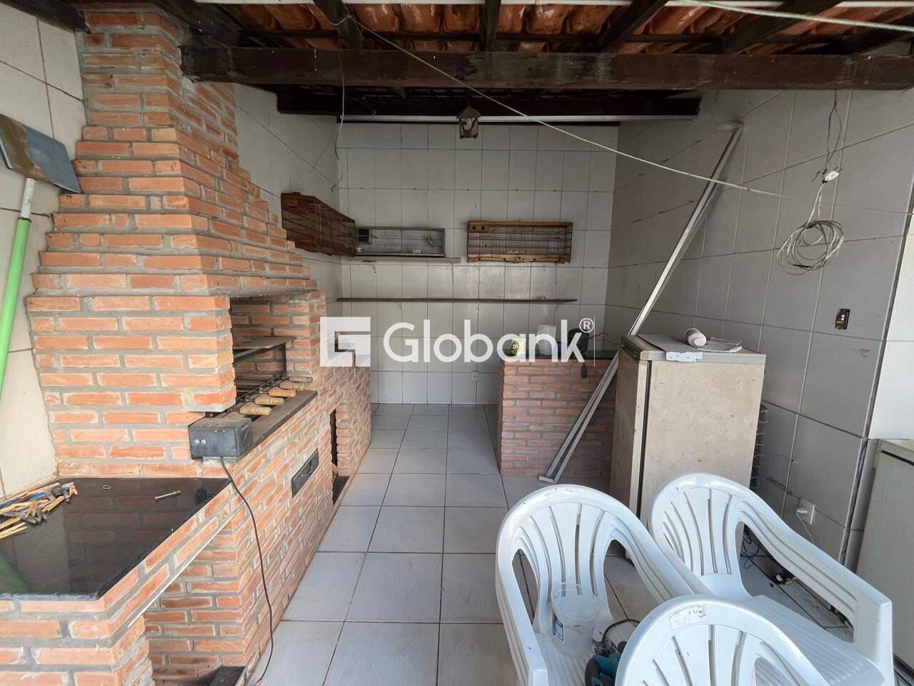 Casa 4 quartos à venda Melo 300m² Montes Claros MG: