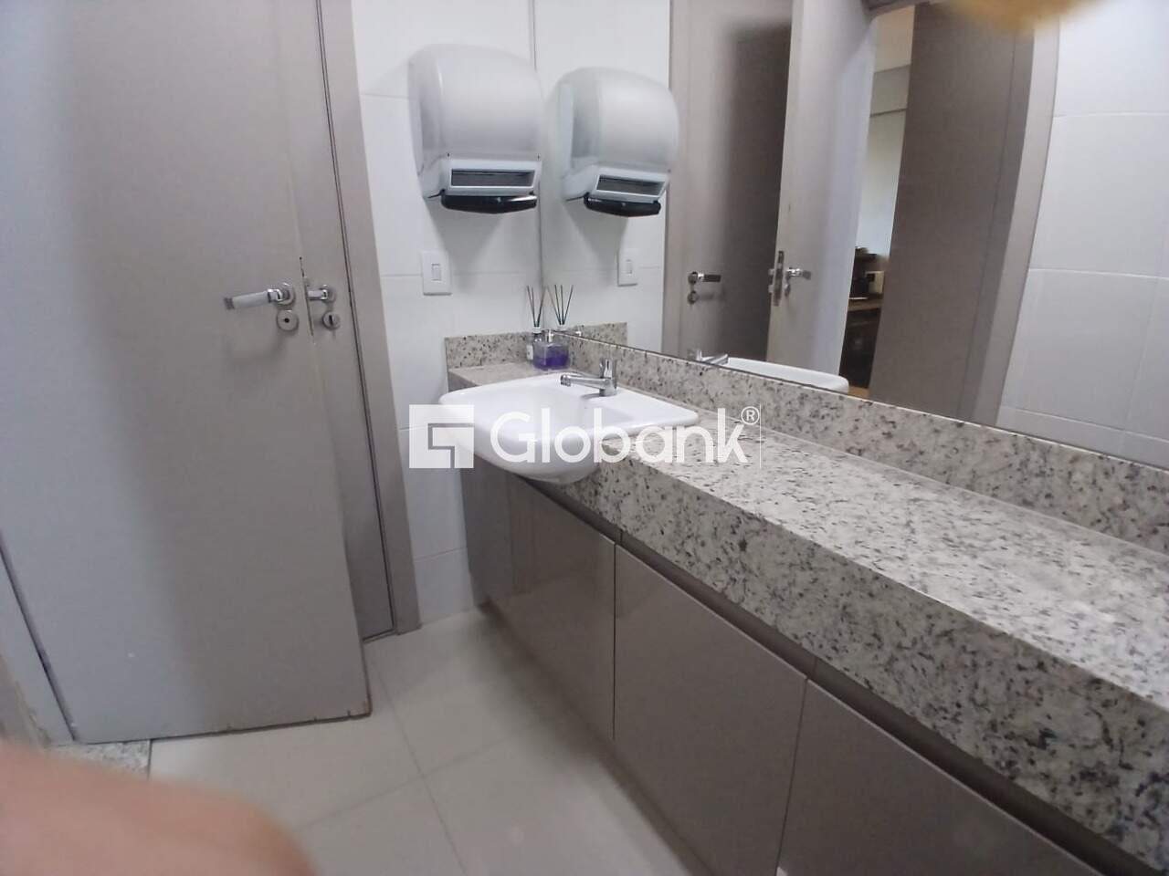 Sala comercial à venda Centro 130m² Montes Claros MG: 