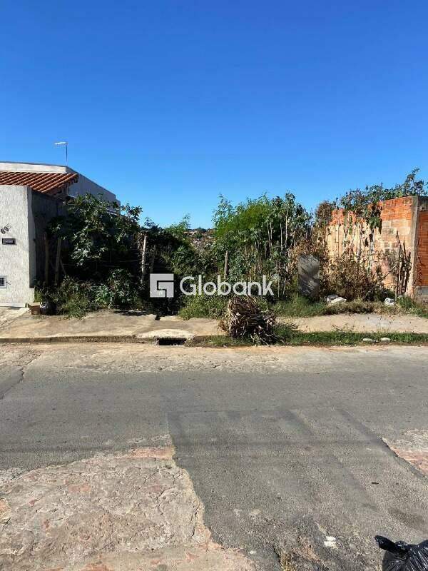 Terreno à venda Vila Campos 200m² Montes Claros MG: 