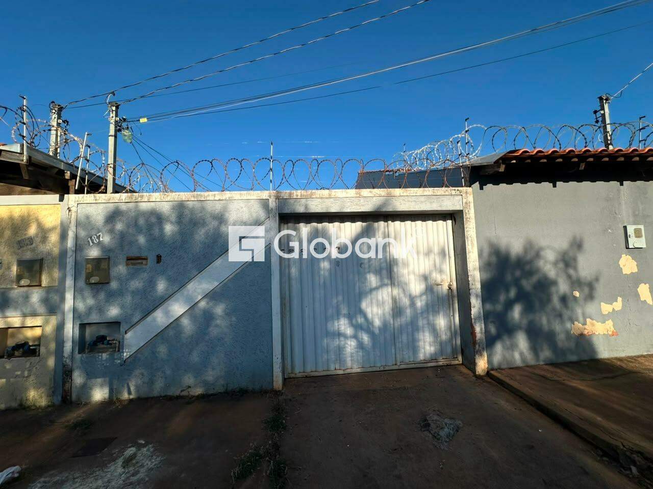 Casa 2 quartos para aluguel Jardim Primavera 65m² Montes Claros MG: Fachada
