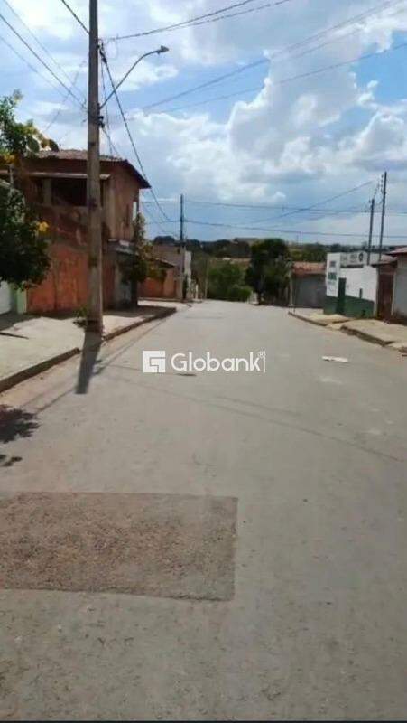 Casa 3 quartos à venda Vila Sion 54m² Montes Claros MG: 