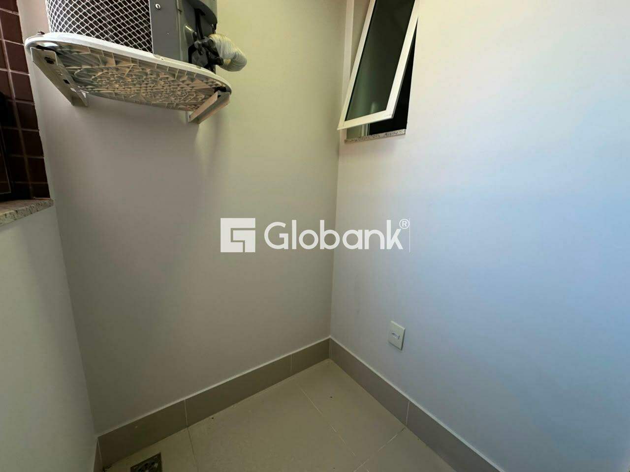 Apartamento 2 quartos para aluguel Centro 65m² Montes Claros MG: Sacada