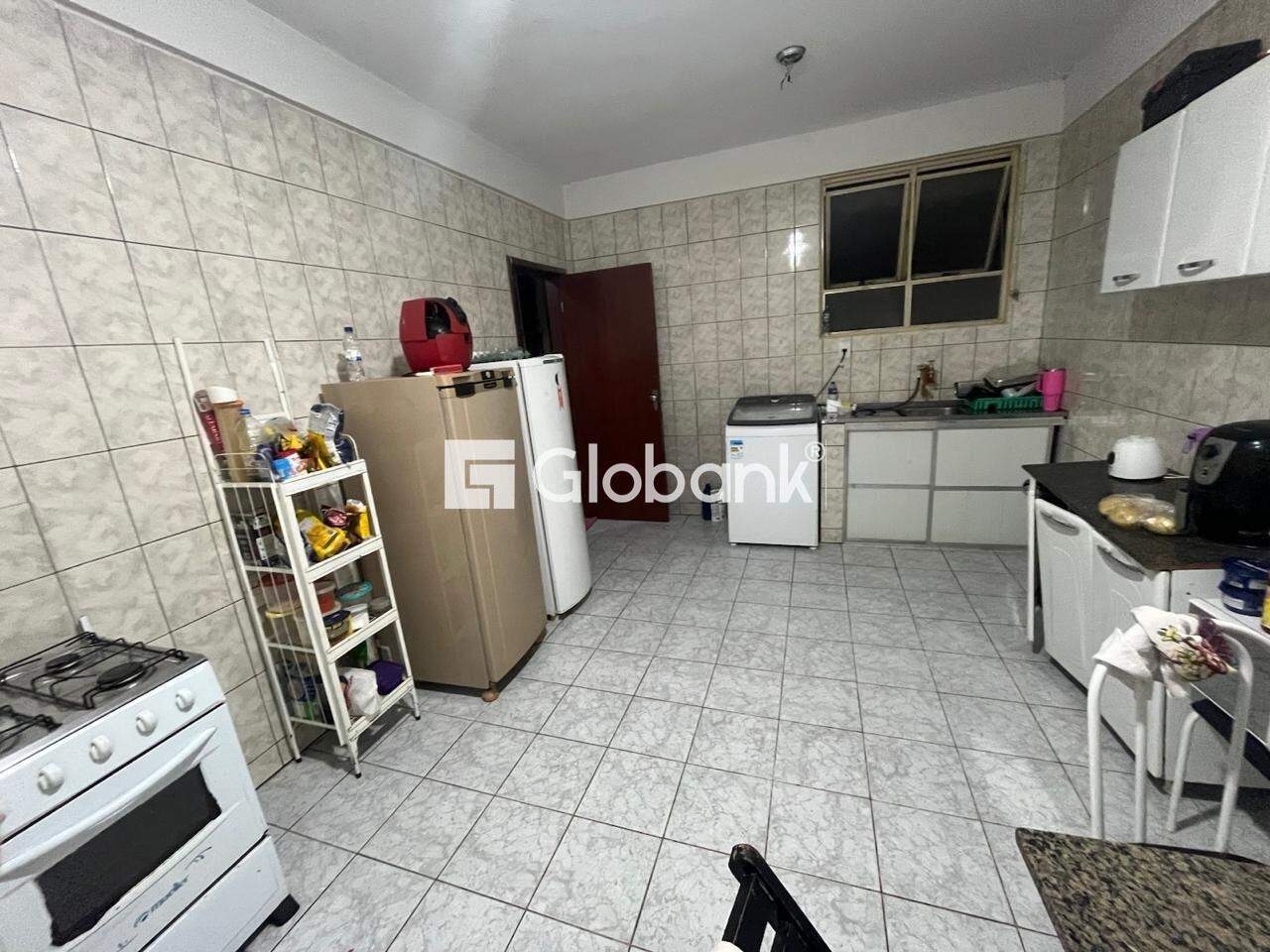Apartamento 4 quartos à venda Centro 90m² Montes Claros MG: 