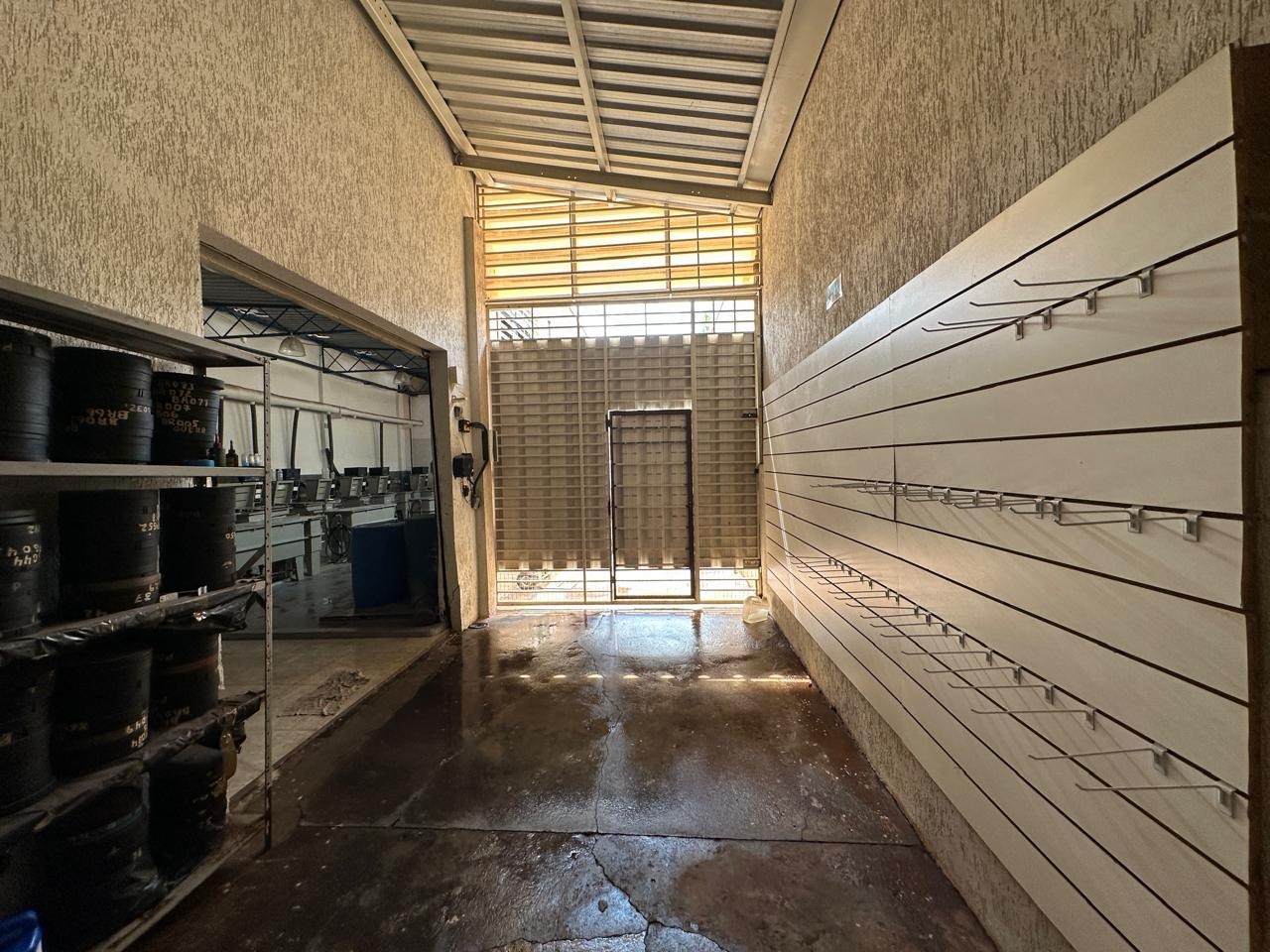 Barracão/Galpão à venda no Vila Camargo: 