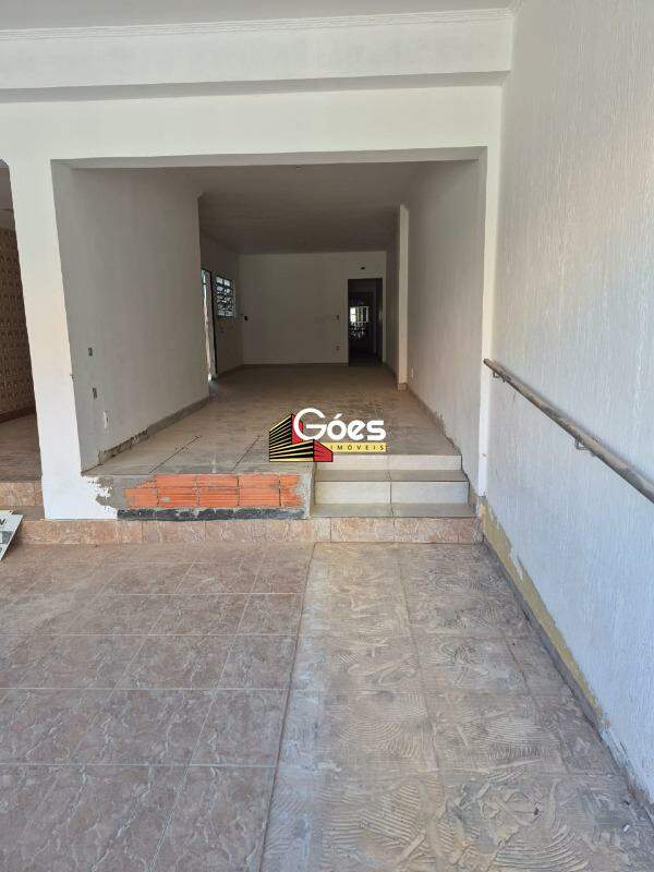 Casa comercial para aluguel em Jardim do Mar: 