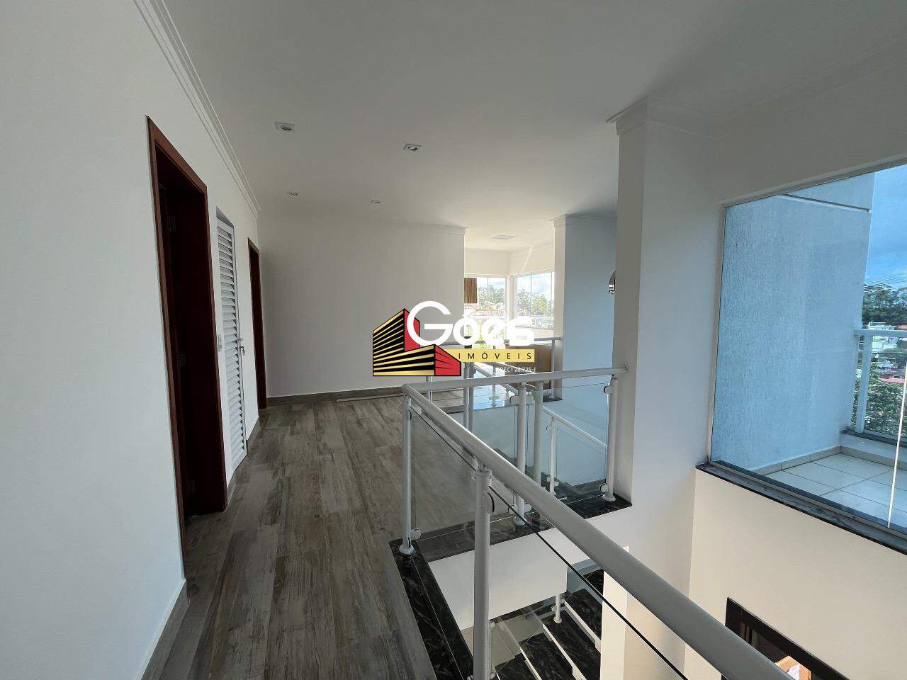 Casa em Condomínio para aluguel em Parque Terra Nova II: Hall andar superior