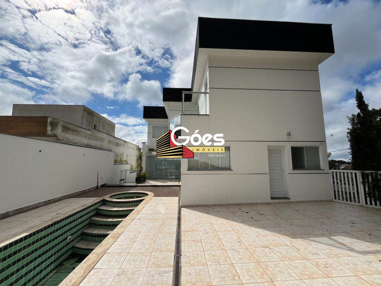 Casa em Condomínio para aluguel em Parque Terra Nova II: Quintal