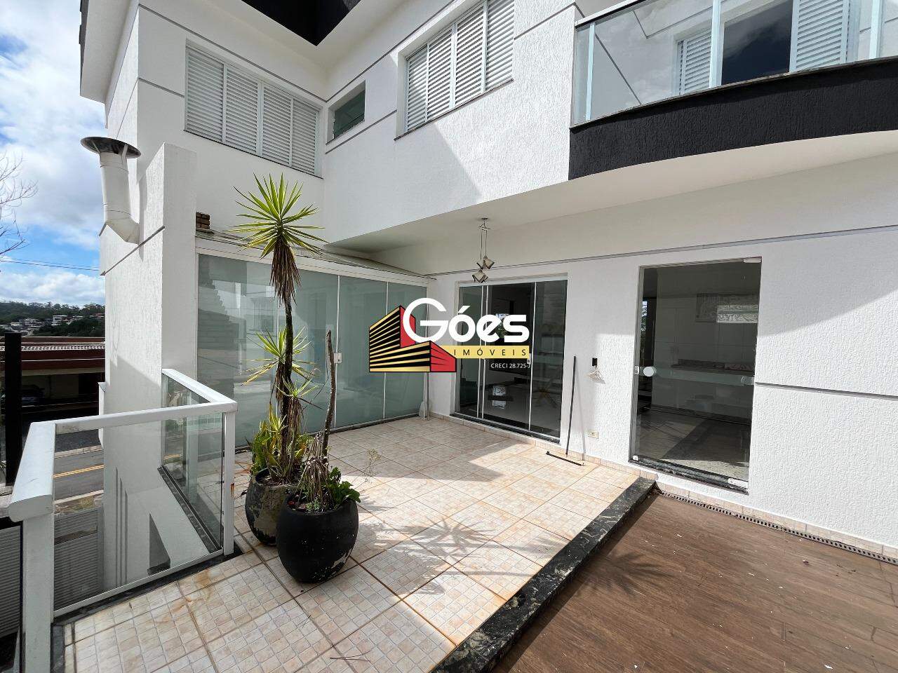 Casa em Condomínio para aluguel em Parque Terra Nova II: Área Externa