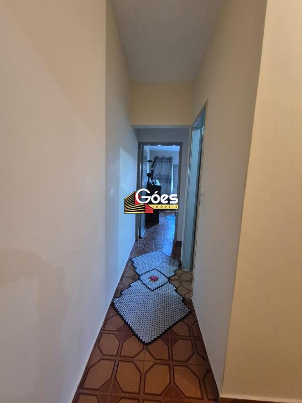 Sobrado à venda em Parque das Américas: 