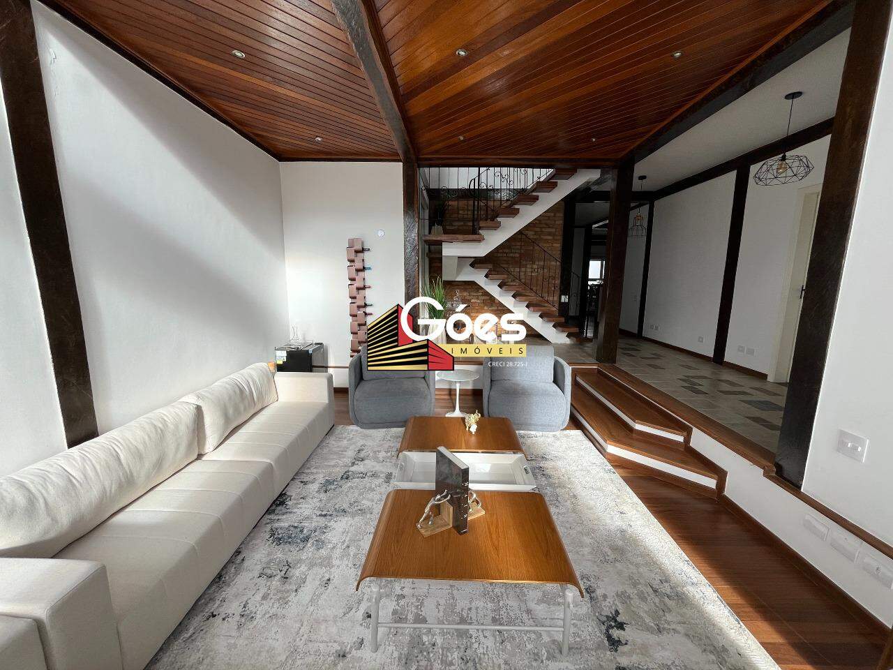 Casa de Condomínio à venda com 4 quartos, 400m² - Foto 2