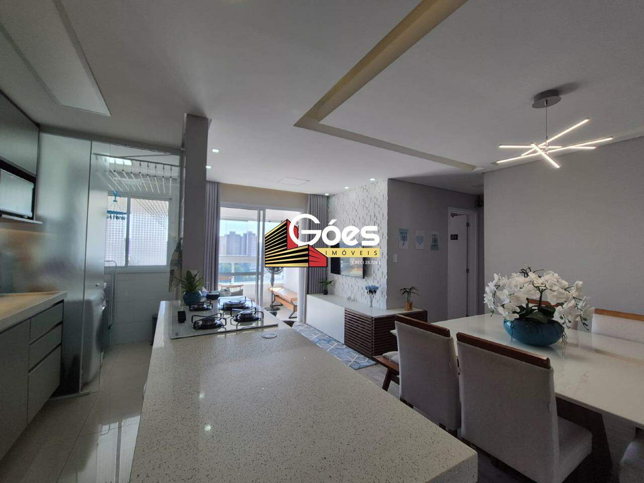 Apartamento à venda com 2 quartos, 67m² - Foto 2