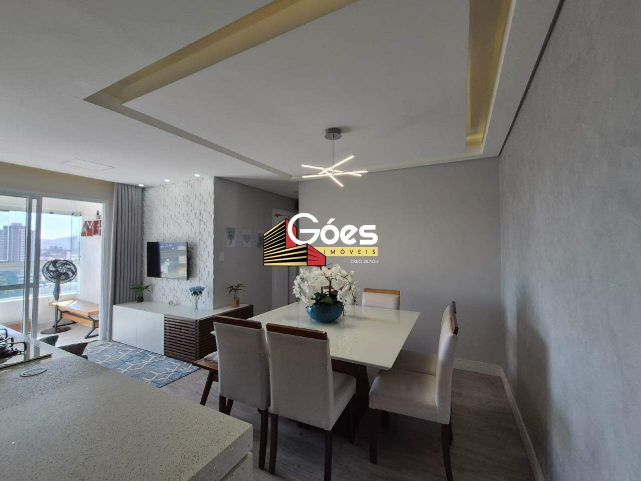 Apartamento à venda com 2 quartos, 67m² - Foto 3