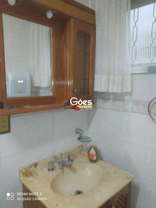 Casa para alugar com 4 quartos, 185m² - Foto 11