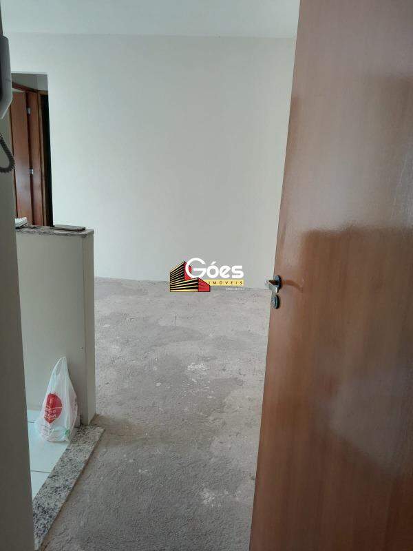 Apartamento à venda com 2 quartos, 50m² - Foto 2