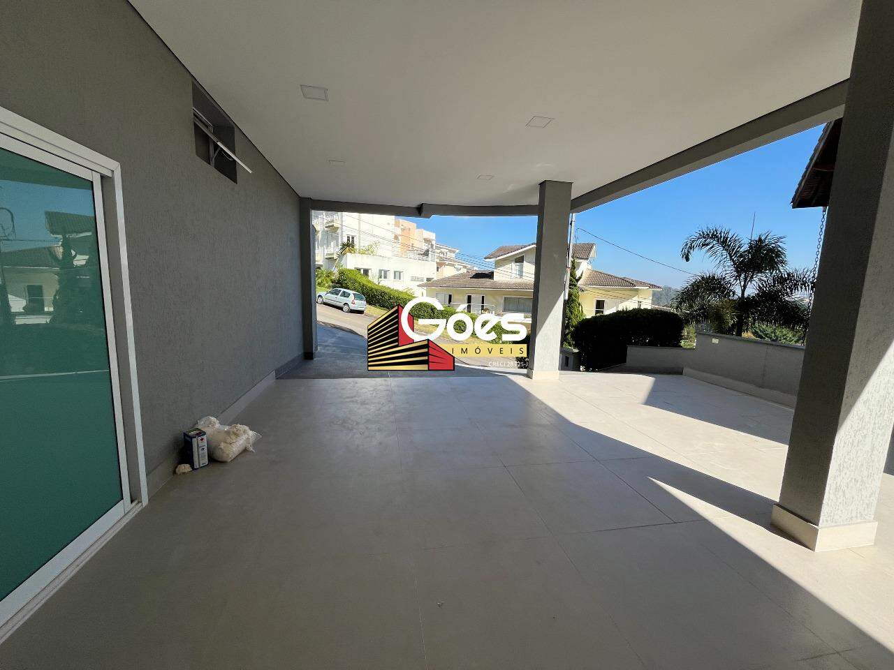 Casa em Condomínio à venda em Parque Terra Nova II: garagem