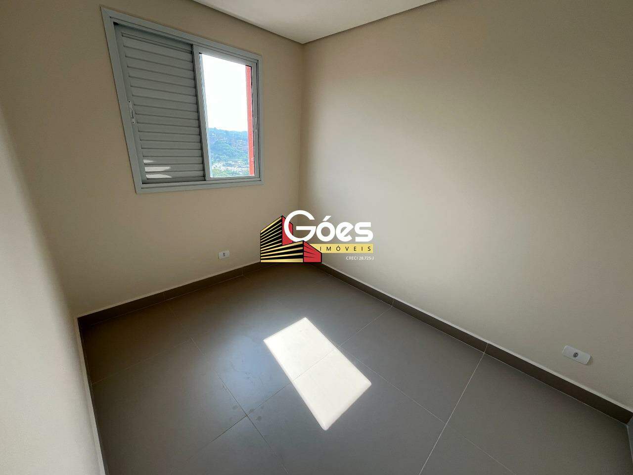 Apartamento para alugar com 3 quartos, 76m² - Foto 2