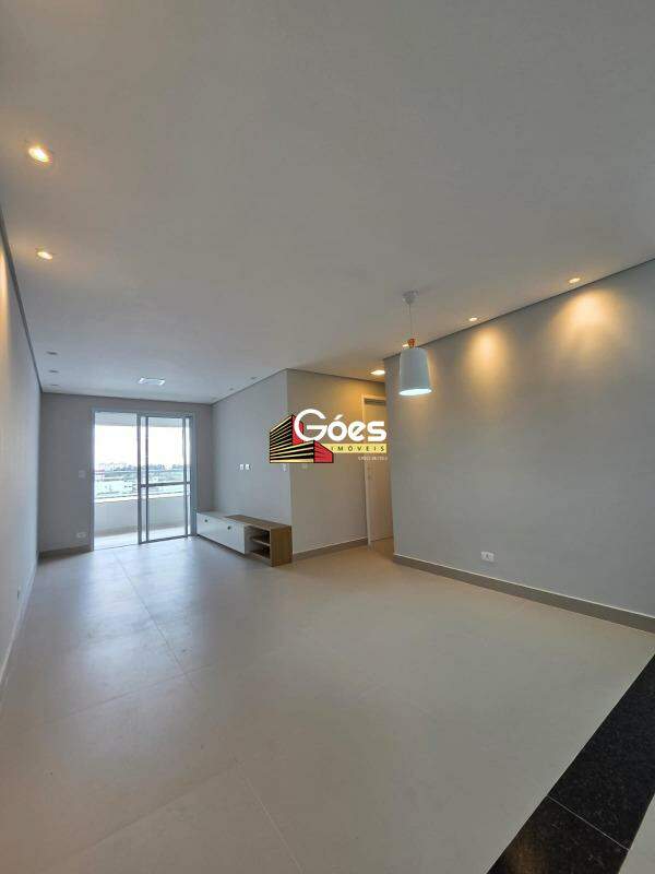Apartamento para alugar com 3 quartos, 76m² - Foto 1