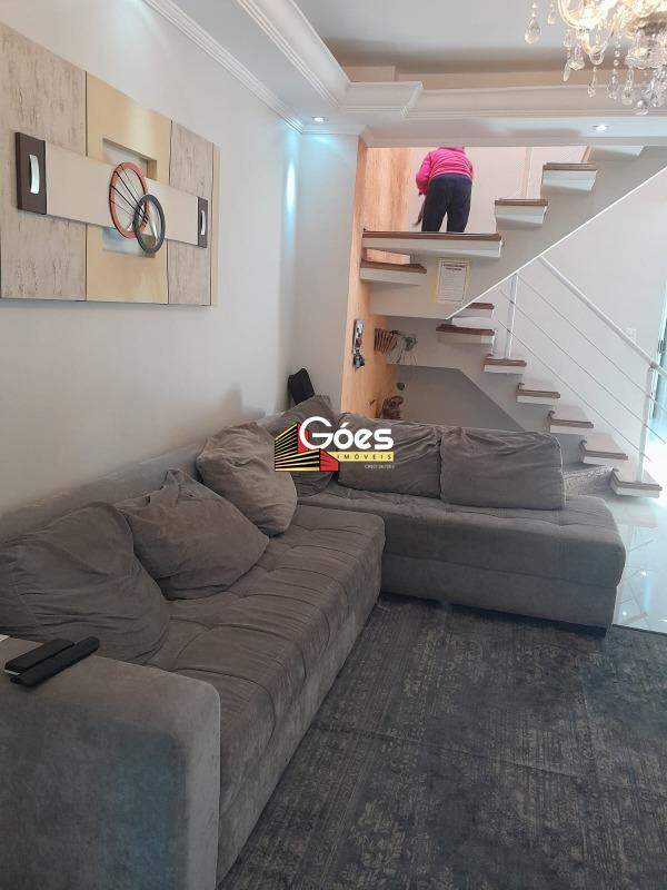 Sobrado à venda em Jardim Pedroso: 