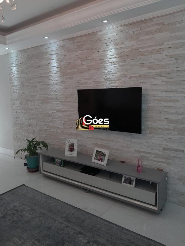 Sobrado à venda em Jardim Pedroso: 