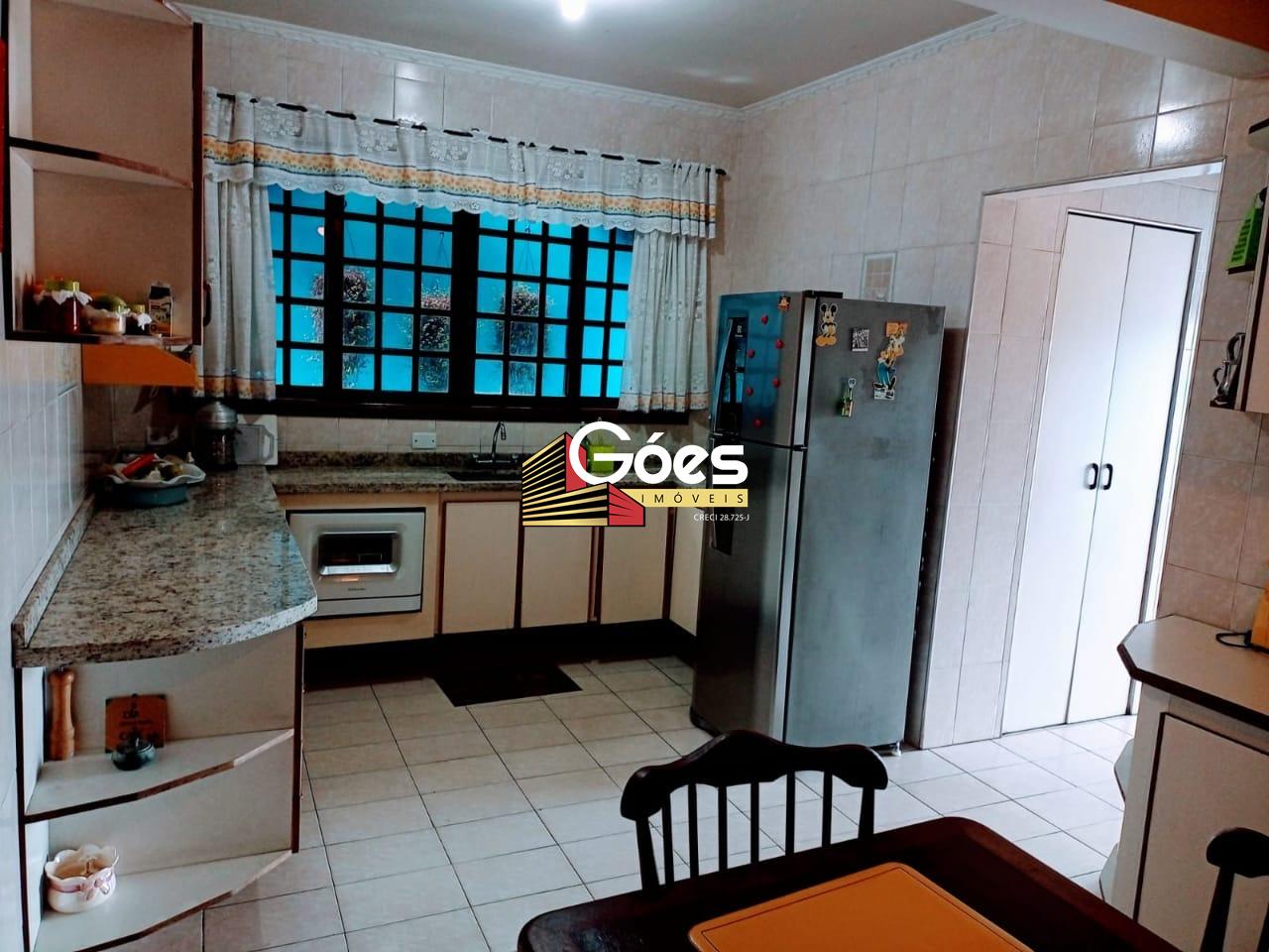 Sobrado à venda em Centro: 