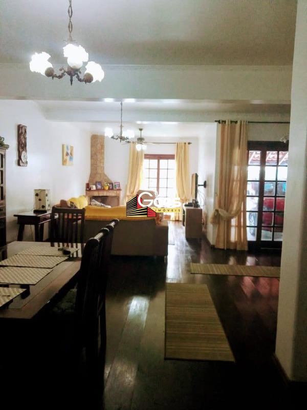 Sobrado à venda em Centro: 