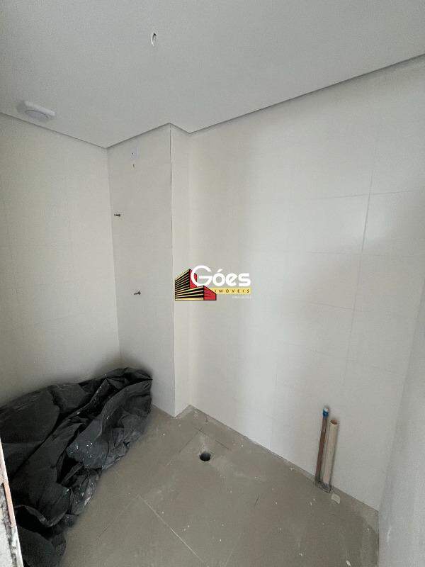 Apartamento à venda com 3 quartos, 75m² - Foto 2