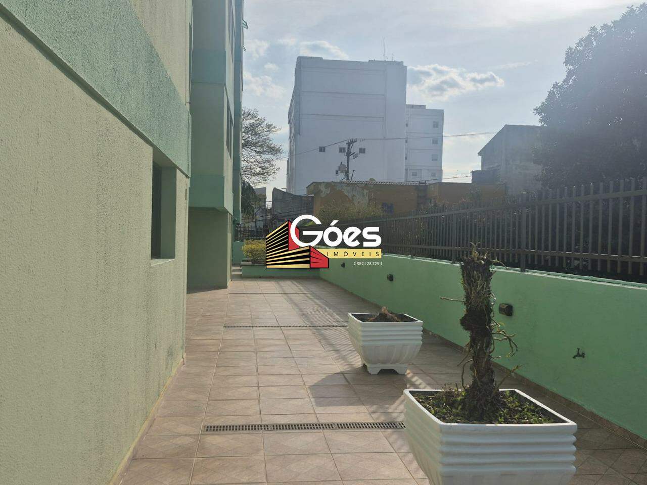 Apartamento à venda com 2 quartos, 64m² - Foto 4