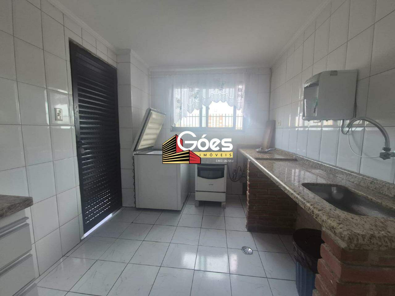 Apartamento à venda com 2 quartos, 64m² - Foto 24