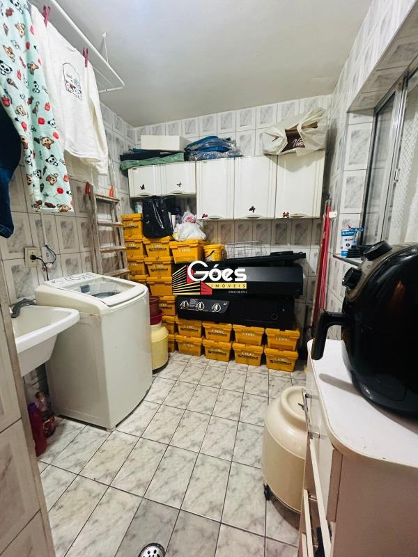 Sobrado à venda em Cerâmica: 