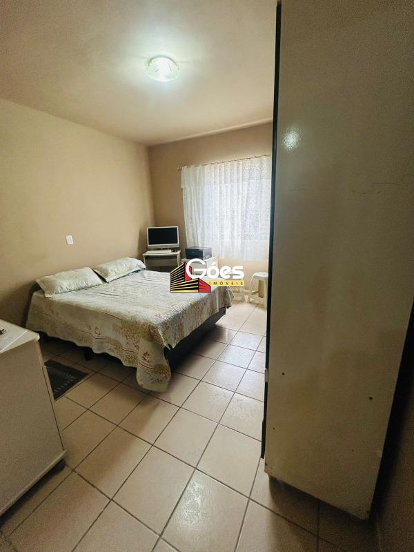 Sobrado à venda em Cerâmica: 