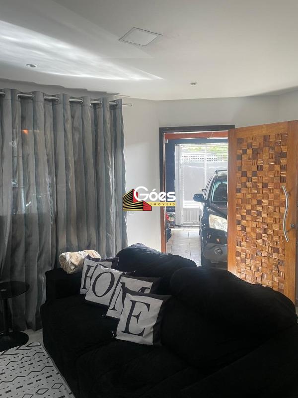 Sobrado à venda em Jardim Santo Antônio: 