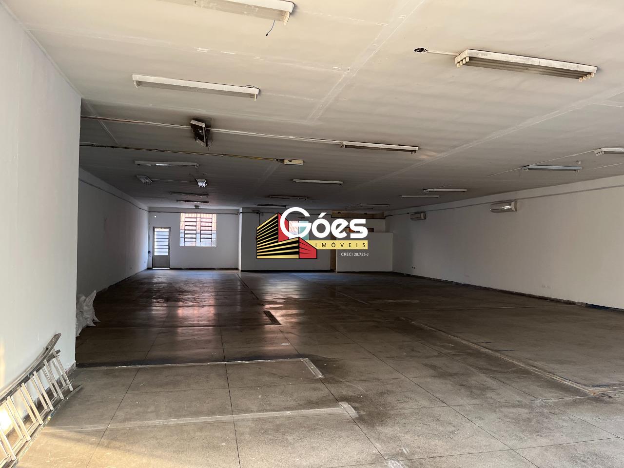 Salão para aluguel em Vila Guarani: 