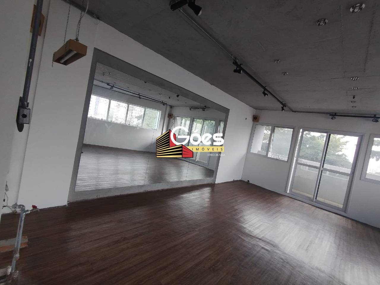 Salas/Conjuntos para aluguel em Saúde: 