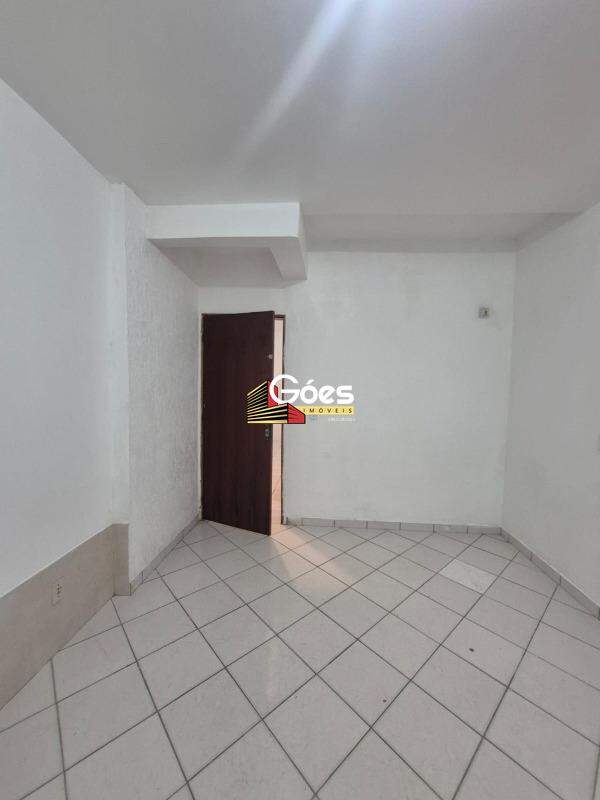 Casa para aluguel em Jardim Itapeva: 
