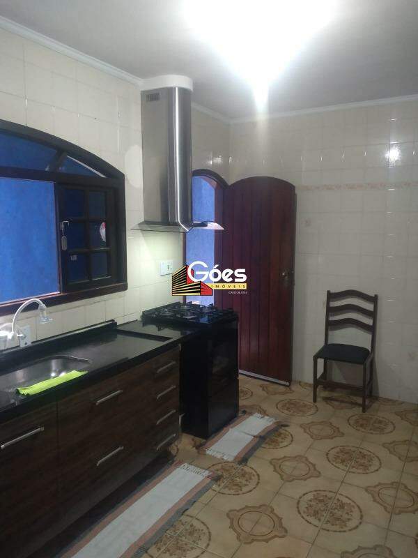 Casa para aluguel em Parque das Américas: 