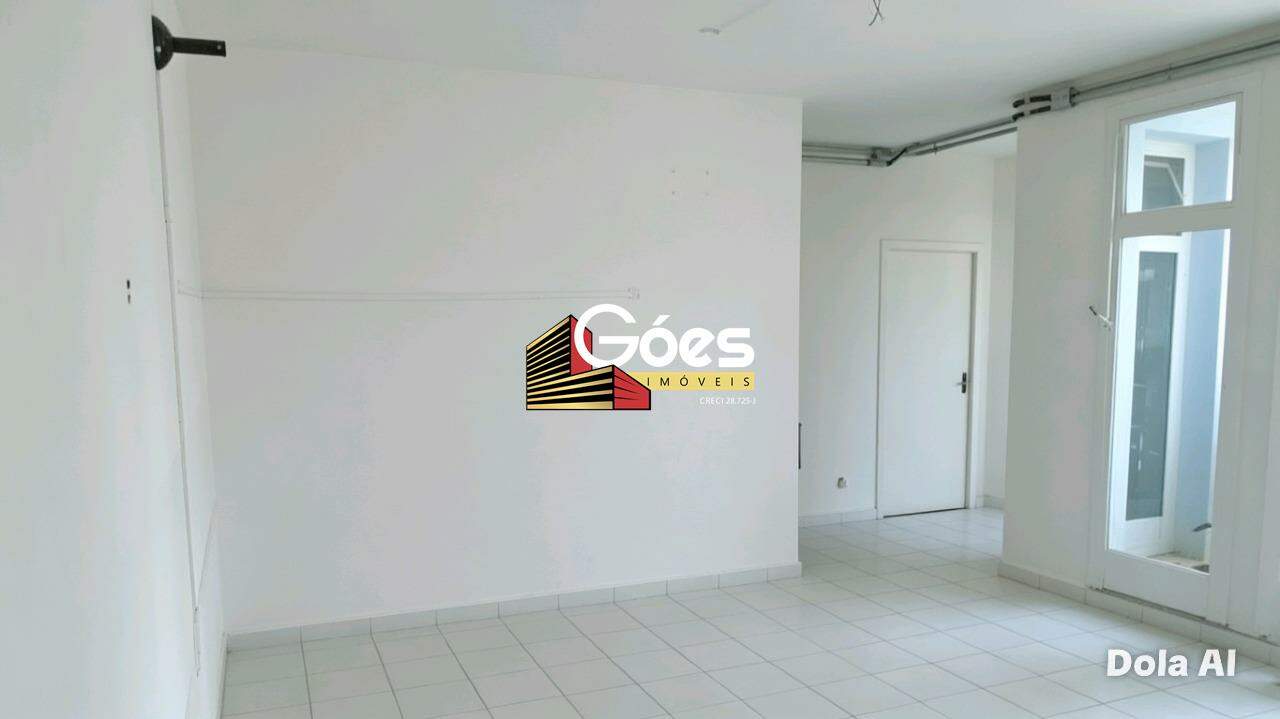 Casa comercial para aluguel em Centro: 