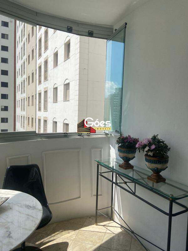 Apartamento à venda em Moema: 